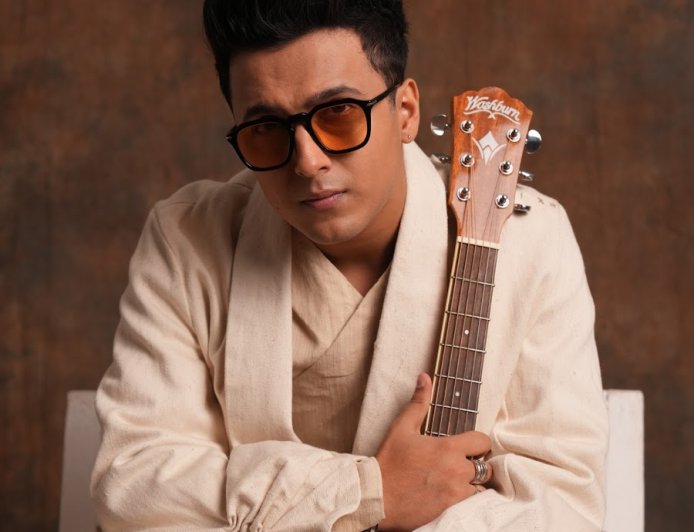 Aditya Rikhari Biography: Wiki, Age, Height, Girlfriend, Family, Songs & More.
