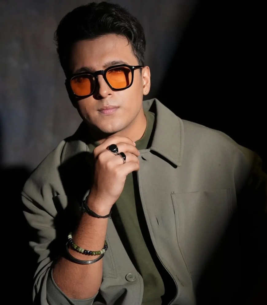 Aditya Rikhari Biography